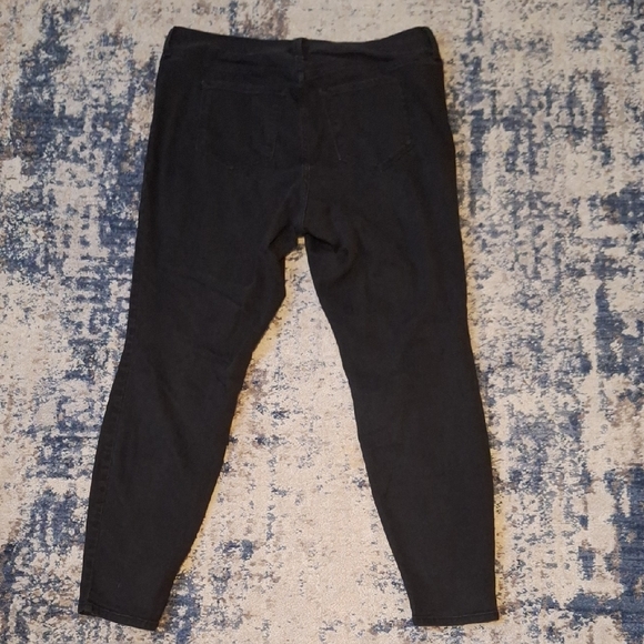 Old Navy Women’s Super Skinny Jeans – Size 16 Plus, Black Mid-Rise - Picture 5 of 6